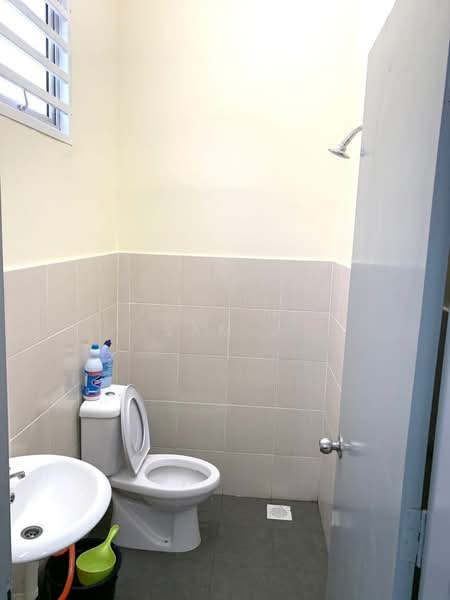 2-storey Terraced House for Rent in Bandar Meru Raya (Ipoh) - Sam . - Bathroom - PropertyGuru.com.my
