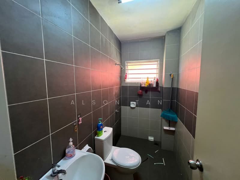 Rumah Teres 2 Tingkat untuk Disewa di Semenyih (Selangor) - Alson Tan - Bathroom - PropertyGuru.com.my