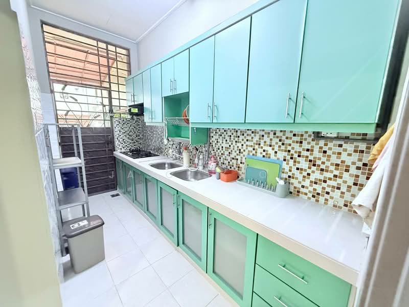 Cluster House for Sale in Taman Seri Austin (Tebrau) - Jason Khoo - Kitchen - PropertyGuru.com.my