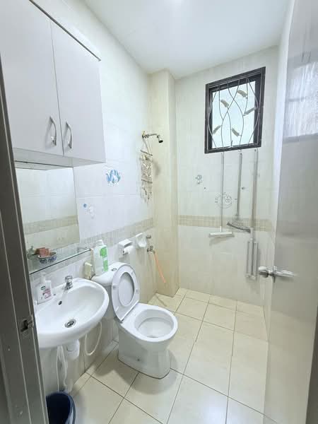 Cluster House for Sale in Taman Seri Austin (Tebrau) - Jason Khoo - Bathroom - PropertyGuru.com.my