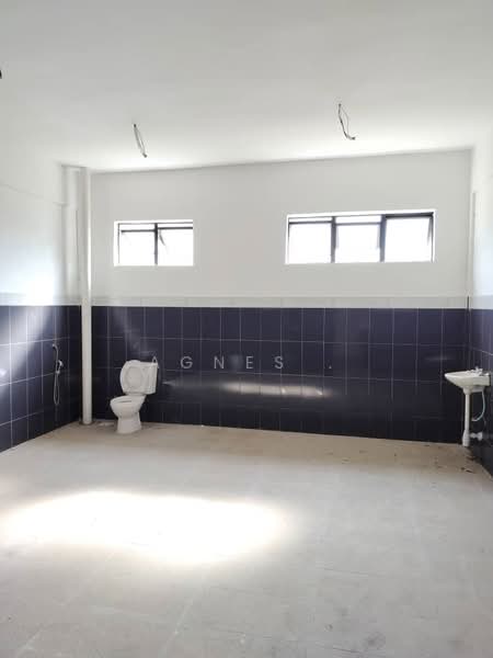 Rumah Banglo untuk Dijual di Kempas Denai (Tampoi) - Agnes . - Bathroom - PropertyGuru.com.my