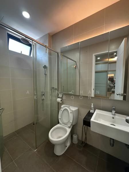 Servis Apartment untuk Dijual di Atlantis Residences (Pangsapuri Atlantis Kota Syahbandar) - Alvin Chan Kai Boon - Bathroom - PropertyGuru.com.my