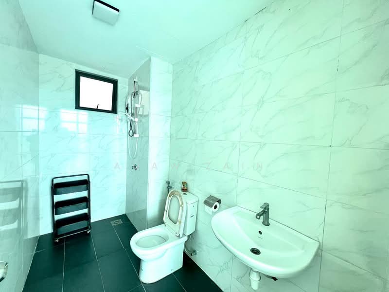 Service Residence for Rent at Vista Alam Serviced Apartment - Adaw Zain - Bathroom - PropertyGuru.com.my