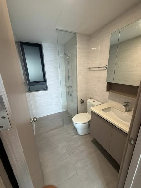 Servis Apartment untuk Disewa di Baron Residence @ Lake City - Alan Lee - Bathroom - PropertyGuru.com.my