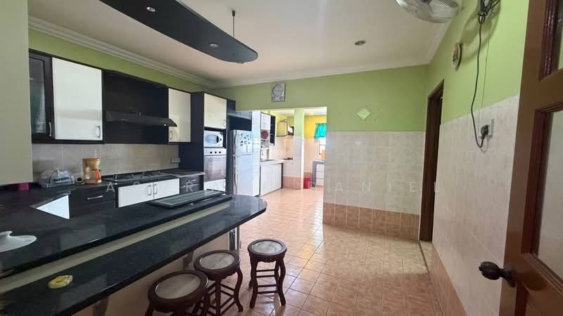 2-storey Terraced House for Sale in Bukit Jelutong (Shah Alam) - Ashraff Daniel - Kitchen - PropertyGuru.com.my