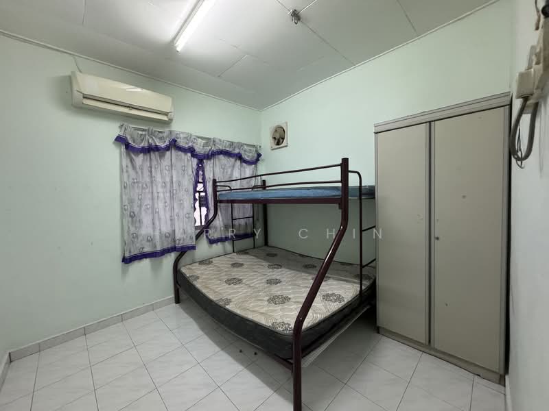 1-storey Terraced House for Sale in Karak (Pahang) - Harry Chin - Bedroom - PropertyGuru.com.my
