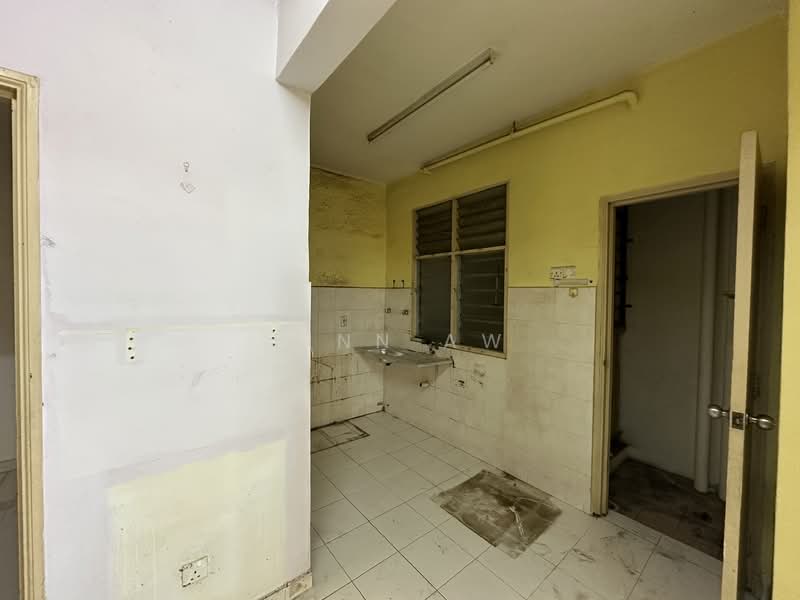 Apartment for Sale at Villa Krystal @ Bandar Selesa Jaya - Finn Aw - Kitchen - PropertyGuru.com.my