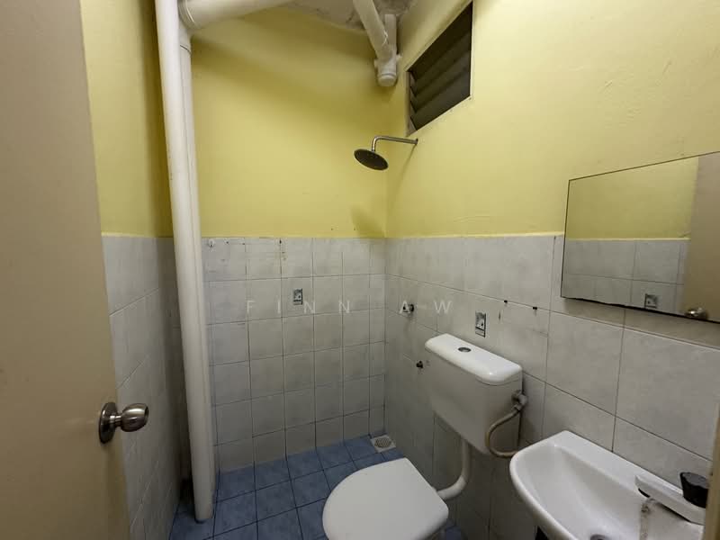 Apartment for Sale at Villa Krystal @ Bandar Selesa Jaya - Finn Aw - Bathroom - PropertyGuru.com.my