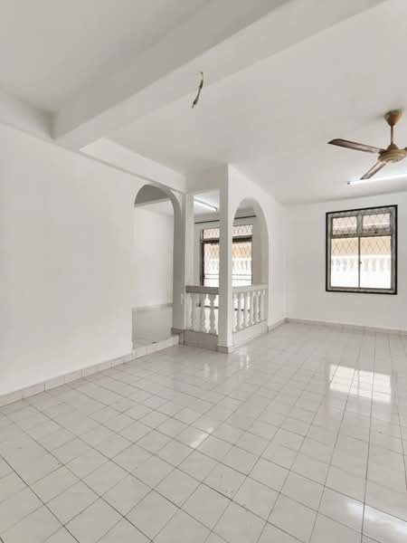 Semi-Detached House for Sale in Taman Bukit Kempas (Tampoi) - Iden Tan - Living Room - PropertyGuru.com.my