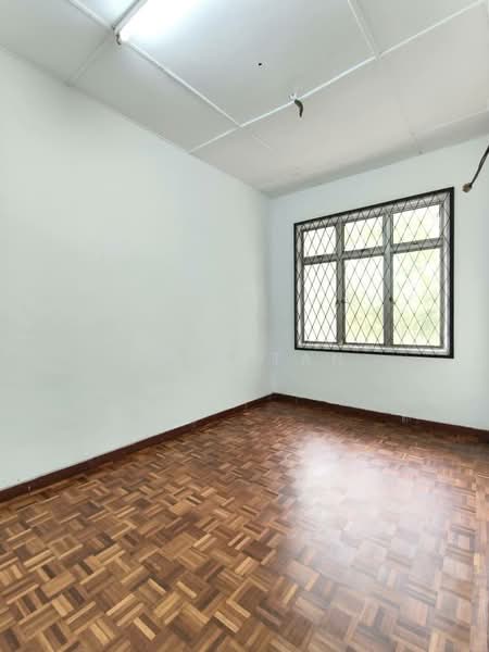 Semi-Detached House for Sale in Taman Bukit Kempas (Tampoi) - Iden Tan - Interior - PropertyGuru.com.my