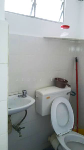 Pangsapuri untuk Disewa di Sri Ivori Apartment - Jerry Tan - Bathroom - PropertyGuru.com.my