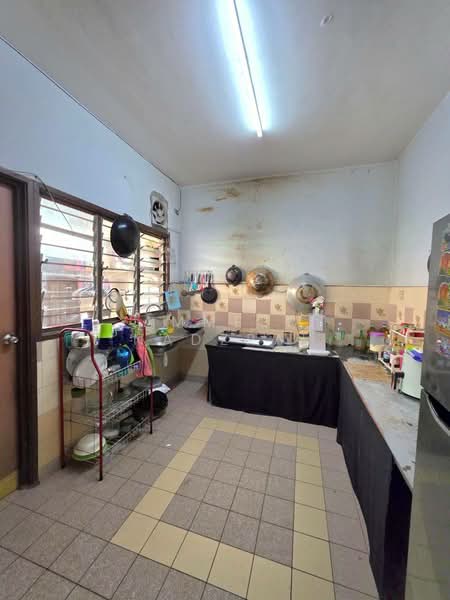 Rumah Teres 2 Tingkat untuk Dijual di Seksyen 7 (Bangi) - Ammeer Nadzrai - Kitchen - PropertyGuru.com.my