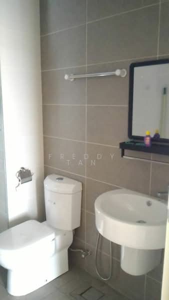 Kondominium untuk Dijual di Setia Sky Vista - Freddy Tan - Bathroom - PropertyGuru.com.my