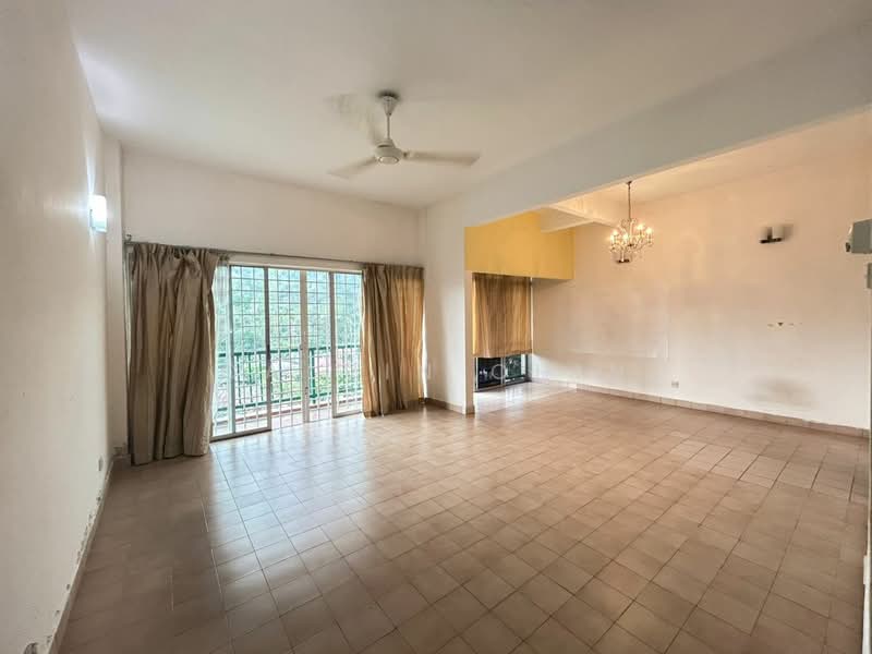 3.5-storey Terraced House for Rent in Ampang Jaya (Ampang) - calvin Chin - Living Room - PropertyGuru.com.my