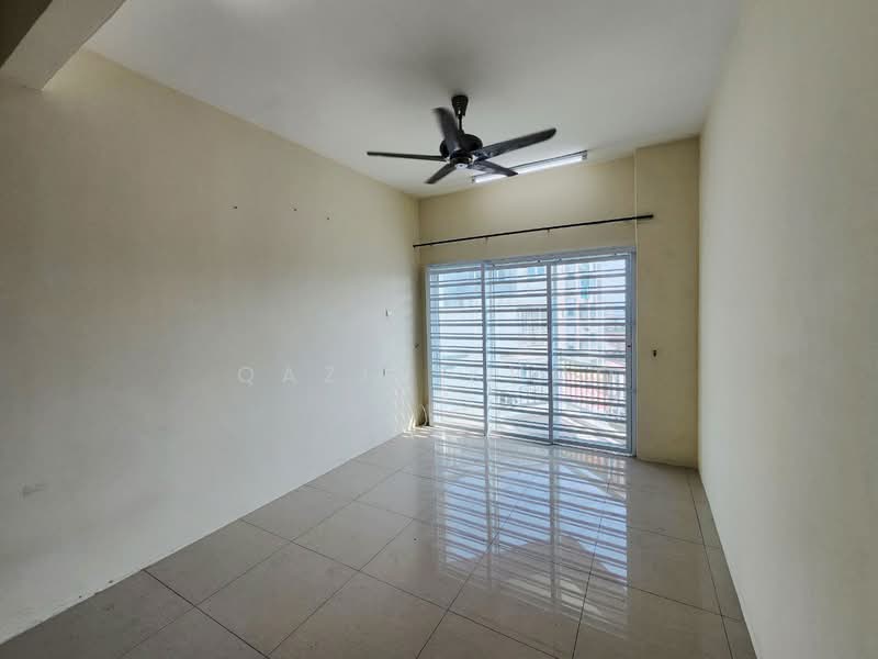 Apartment for Sale at Sky Garden Residences - Qazin Khoo - Living Room - PropertyGuru.com.my