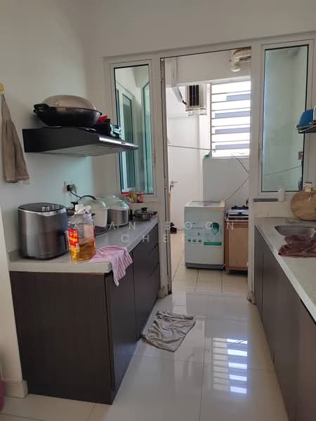 Condominium for Rent at Scenaria @ North Kiara Hills - Kian Boon Chee - Kitchen - PropertyGuru.com.my