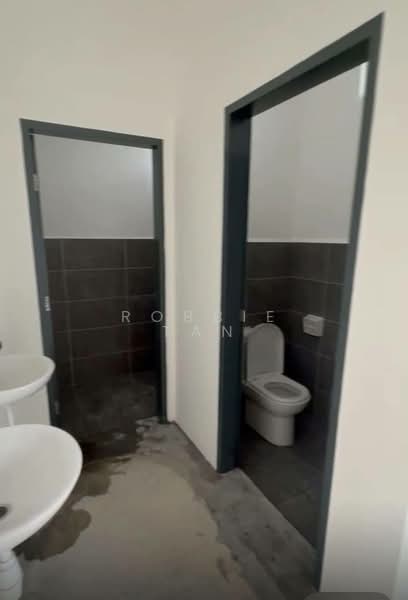 Terrace Factory for Rent in Bandar Indahpura (Kulai) - Robbie Tan - Bathroom - PropertyGuru.com.my