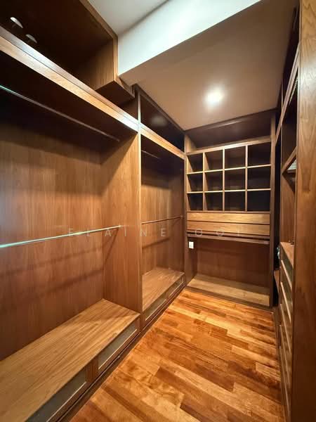 Bungalow for Sale in  (Penang) - Elaine Ooi - Walk-in wardrobe - PropertyGuru.com.my