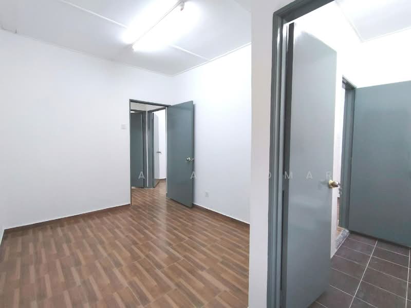 Terraced House for Sale in Bandar Country Homes (Rawang) - Faisal Abu Omar - Interior - PropertyGuru.com.my