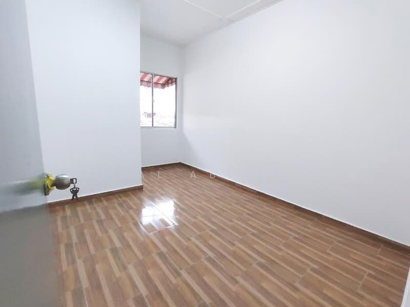 Terraced House for Sale in Bandar Country Homes (Rawang) - Faisal Abu Omar - Interior - PropertyGuru.com.my