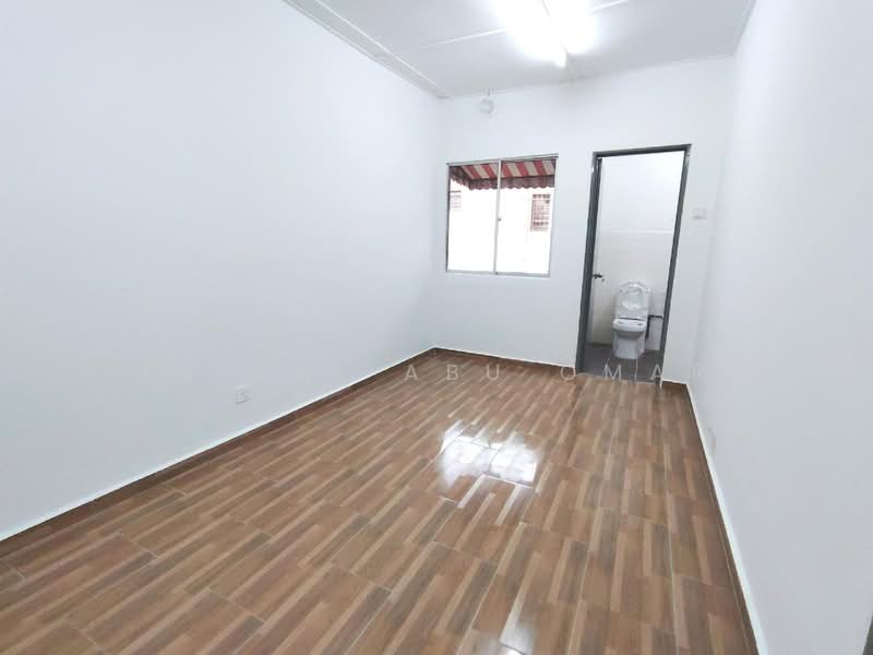 Terraced House for Sale in Bandar Country Homes (Rawang) - Faisal Abu Omar - PropertyGuru.com.my