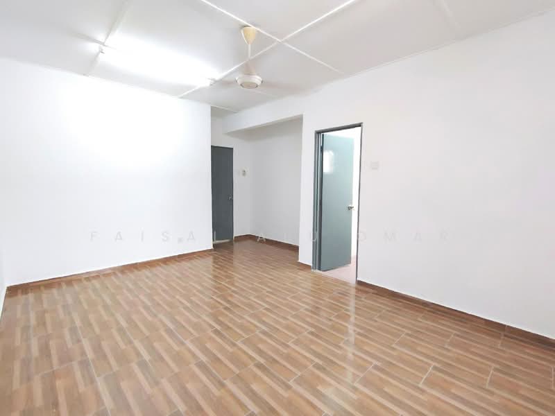 Terraced House for Sale in Bandar Country Homes (Rawang) - Faisal Abu Omar - PropertyGuru.com.my