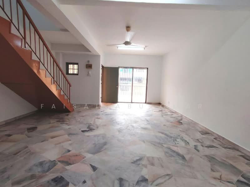 Terraced House for Sale in Bandar Country Homes (Rawang) - Faisal Abu Omar - PropertyGuru.com.my