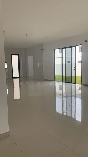 Rumah Kluster untuk Dijual di Taman Ekoflora (Johor Bahru) - Kyle Das - Living Room - PropertyGuru.com.my