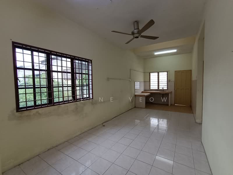 1-storey Terraced House for Sale in Taman Menglembu Timur (Menglembu) - Joline YEOW - Kitchen - PropertyGuru.com.my