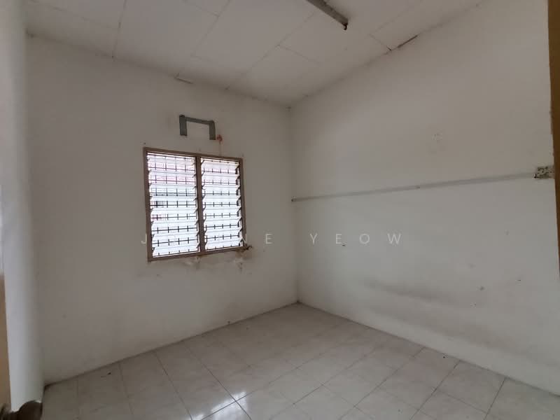 1-storey Terraced House for Sale in Taman Menglembu Timur (Menglembu) - Joline YEOW - Interior - PropertyGuru.com.my