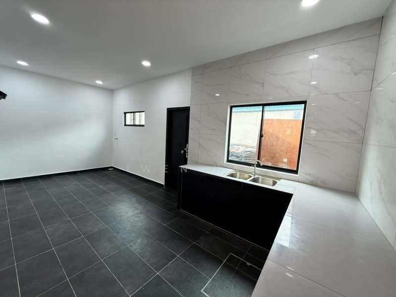 2-storey Terraced House for Sale in Taman Sri Putri (Skudai) - Iwen Yap - Kitchen - PropertyGuru.com.my