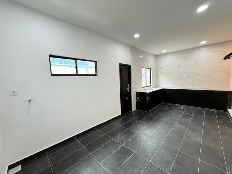 2-storey Terraced House for Sale in Taman Sri Putri (Skudai) - Iwen Yap - Kitchen - PropertyGuru.com.my