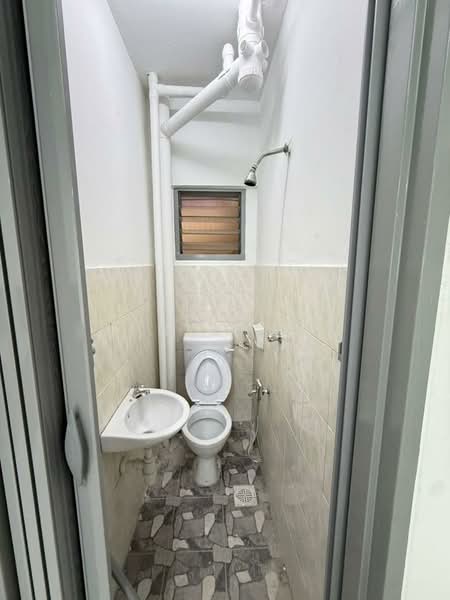 Pangsapuri untuk Disewa di Pangsapuri Cemara - Ken Cheah - Bathroom - PropertyGuru.com.my