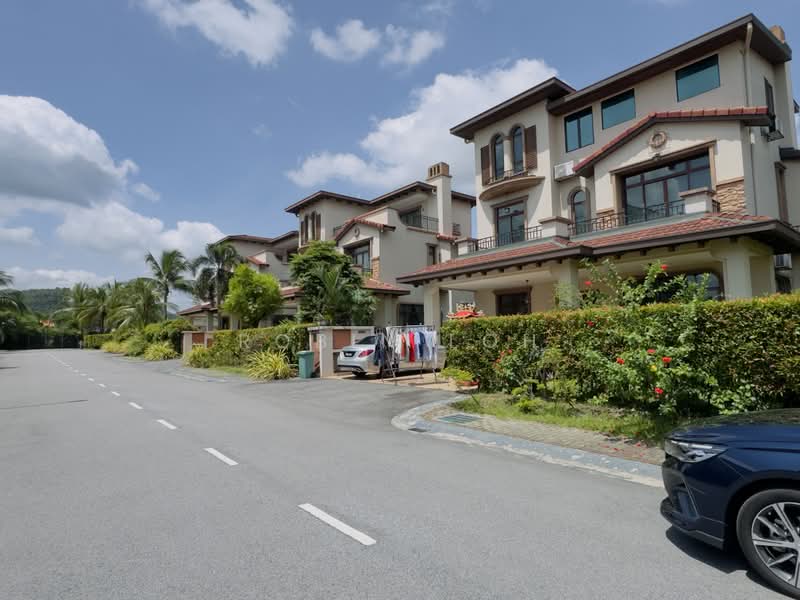 Semi-Detached House for Sale in Semenyih (Selangor) - Robin Loh - PropertyGuru.com.my