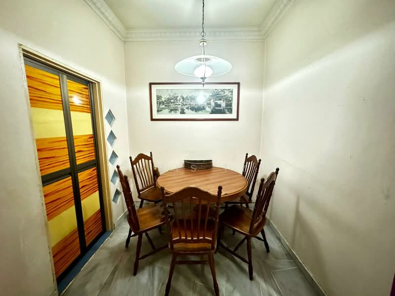 Terraced House for Sale in Usj 13 (Subang Jaya) - Chris Tye - Dining Room - PropertyGuru.com.my