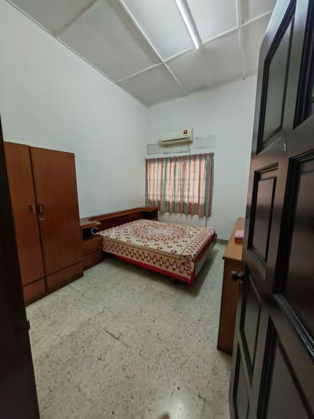 Rumah Teres untuk Dijual di Kepong Baru (Kepong) - CK Tong - Bedroom - PropertyGuru.com.my