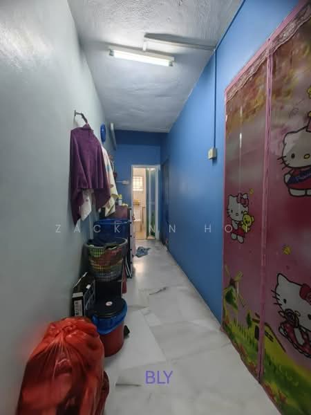 2-storey Terraced House for Sale in Taman Sentosa (Klang) - Zackinn Hoi - Corridor - PropertyGuru.com.my