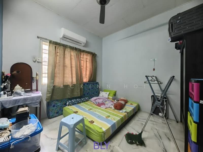 2-storey Terraced House for Sale in Taman Sentosa (Klang) - Zackinn Hoi - Bedroom - PropertyGuru.com.my