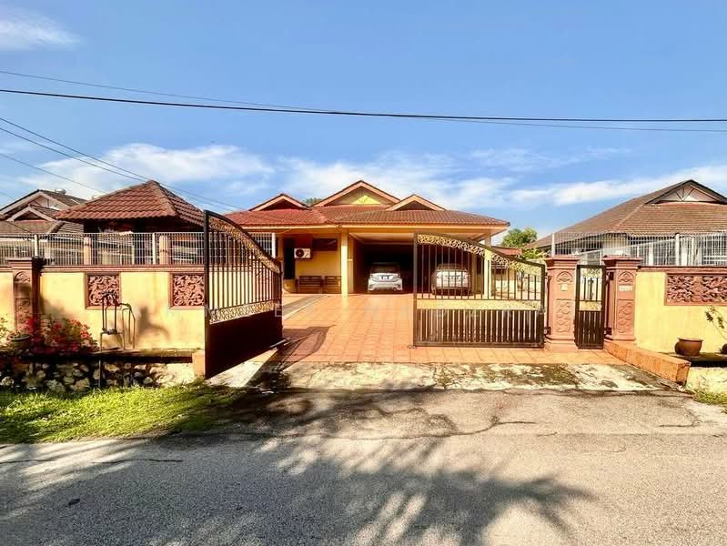 Rumah Banglo untuk Dijual di Bandar Rinching (Semenyih) - Ammeer Nadzrai - Exterior - PropertyGuru.com.my