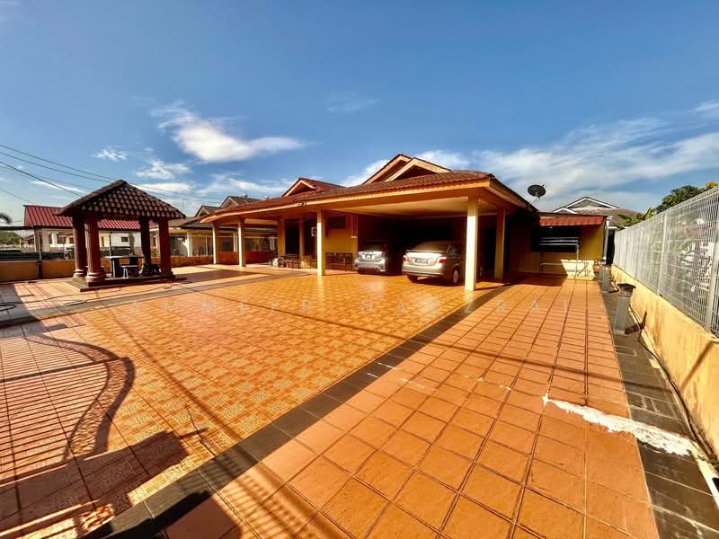 Rumah Banglo untuk Dijual di Bandar Rinching (Semenyih) - Ammeer Nadzrai - Exterior - PropertyGuru.com.my