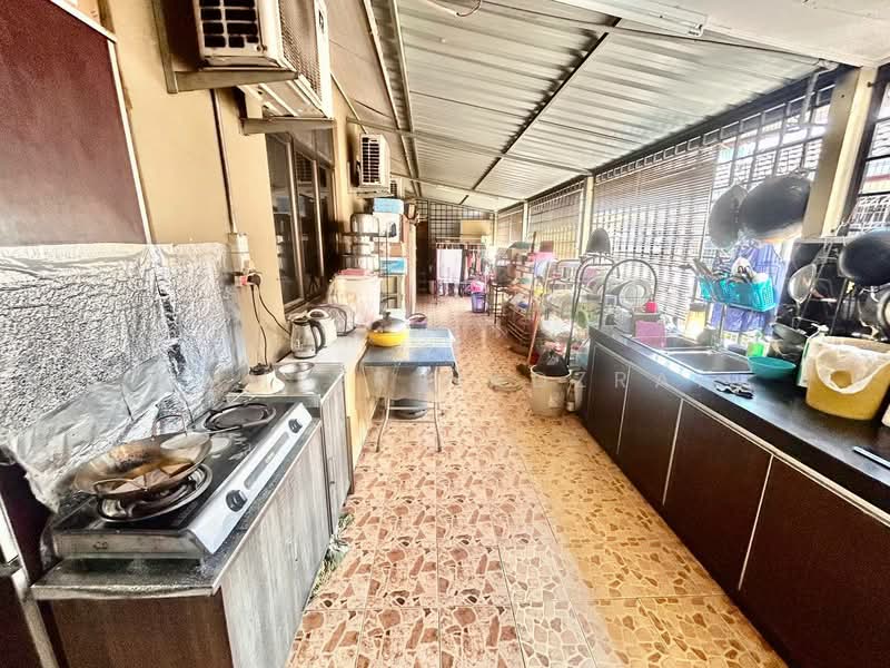 Rumah Banglo untuk Dijual di Bandar Rinching (Semenyih) - Ammeer Nadzrai - Kitchen - PropertyGuru.com.my