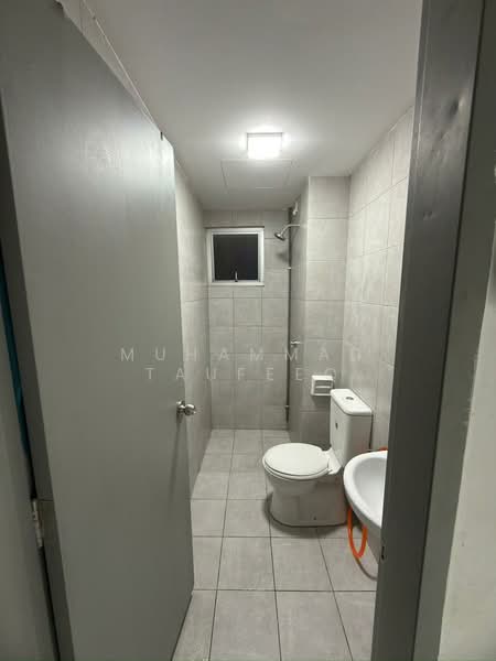 Pangsapuri untuk Disewa di Trifolia - Muhammad Taufeeq - Bathroom - PropertyGuru.com.my