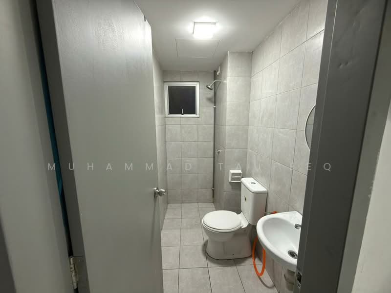 Pangsapuri untuk Disewa di Trifolia - Muhammad Taufeeq - Bathroom - PropertyGuru.com.my
