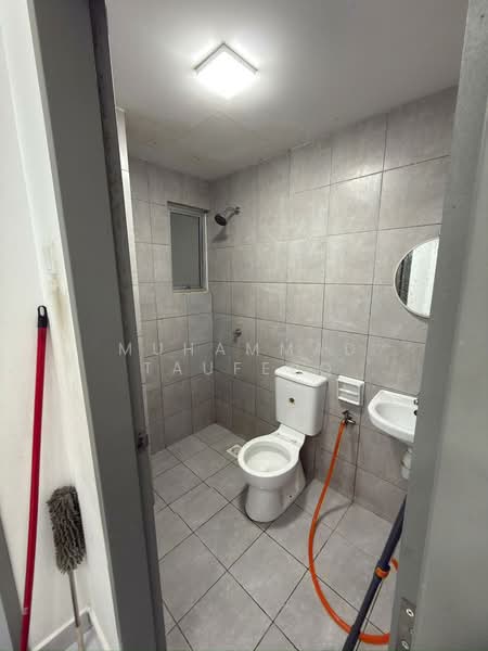 Pangsapuri untuk Disewa di Trifolia - Muhammad Taufeeq - Bathroom - PropertyGuru.com.my