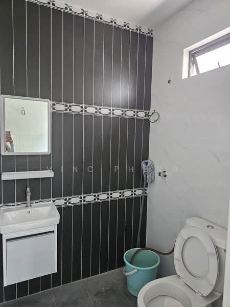 Terraced House for Sale in Bukit Beruang (Bukit Baru) - Vinc Pheng - Bathroom - PropertyGuru.com.my