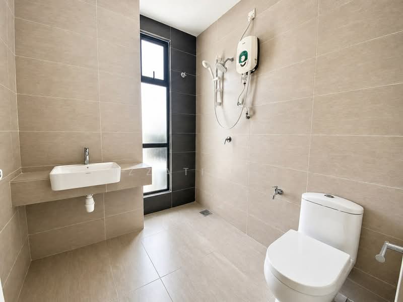 Terraced House for Sale in Dengkil (Selangor) - Izzati Mat - Bathroom - PropertyGuru.com.my