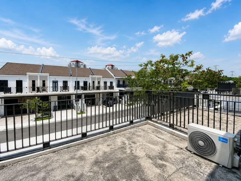 Terraced House for Sale in Dengkil (Selangor) - Izzati Mat - Exterior - PropertyGuru.com.my