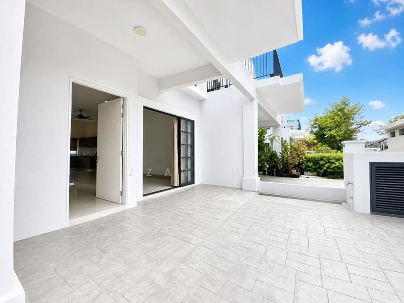 Terraced House for Sale in Dengkil (Selangor) - Izzati Mat - Exterior - PropertyGuru.com.my