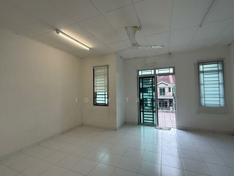 2-storey Terraced House for Sale in Taman JP Perdana (Johor Bahru) - Iden Tan - Living Room - PropertyGuru.com.my