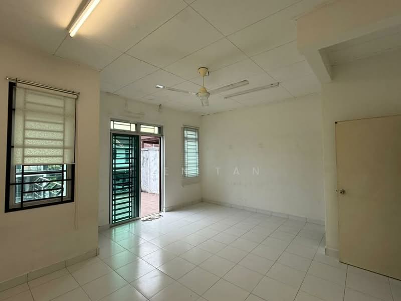 2-storey Terraced House for Sale in Taman JP Perdana (Johor Bahru) - Iden Tan - Living Room - PropertyGuru.com.my